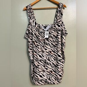 Torrid Black and White Ruched Sleeveless Top Size 4X NWT